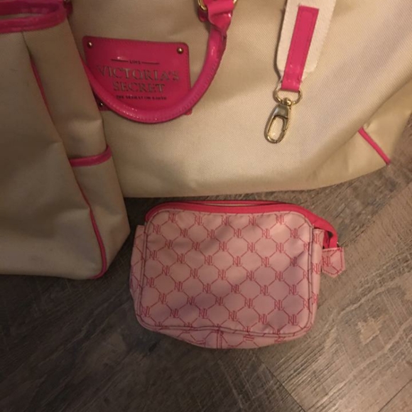 2 piece Victoria Secret travel set - Picture 3 of 6